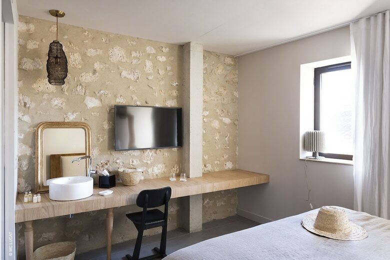 Le 19-21 - Un Amour D'hotel