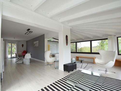 Modern Villa In Malves-en-minervois With Private Pool
