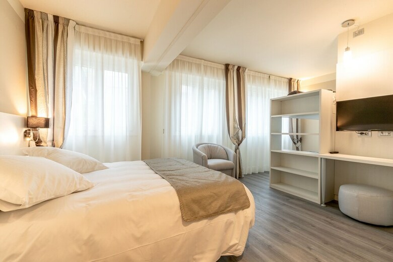 La Dolce Vita Hotel