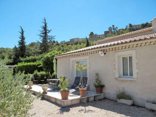 Holiday Home Les Vignes (Mbe100)
