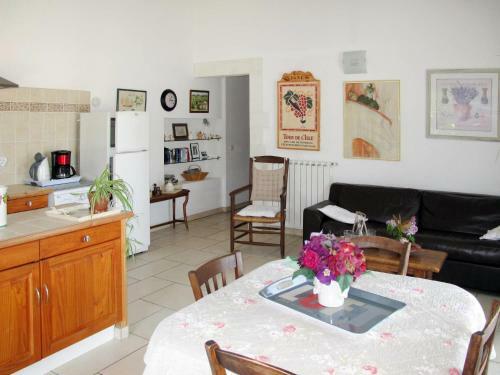 Holiday Home Les Vignes (Mbe100)