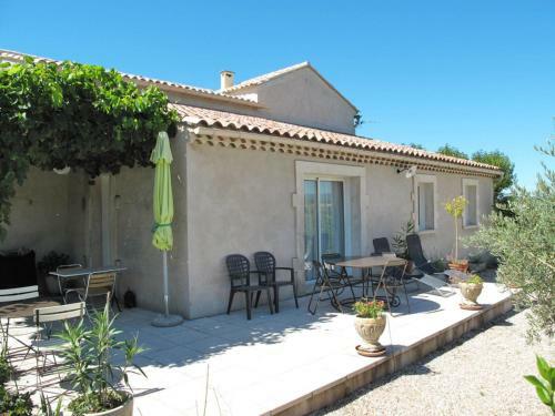 Holiday Home Les Vignes (Mbe100)