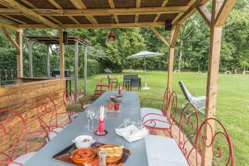 Mezin Villa Sleeps 10 Pool Wifi