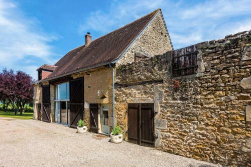 Moulins-engilbert Villa Sleeps 10 Pool