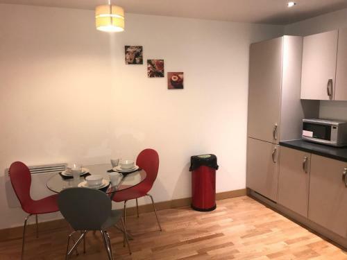 Apartamento Jo Cherrydown - Lovely City Centre Serviced Flat