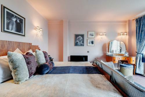 Burgh Island Hotel