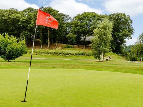 Hollies Lodge
