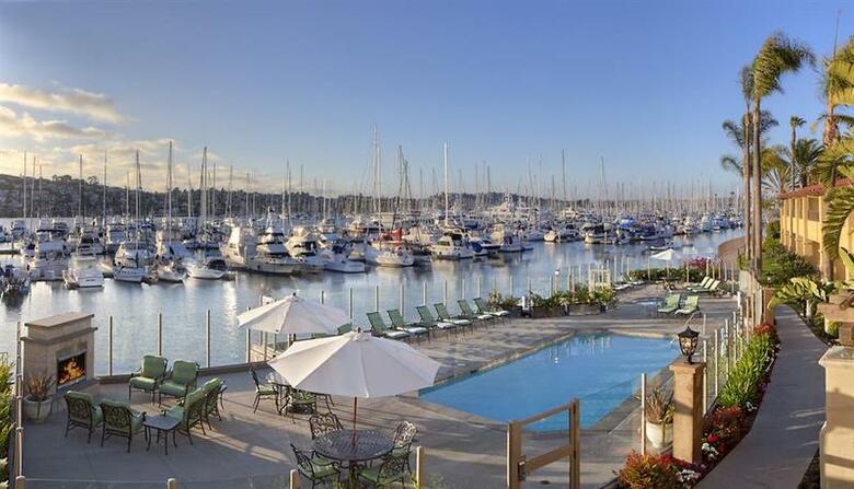 Island Palms Hotel & Marina (.)