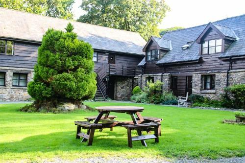 Jay Apartment At Cwmchwefru Cottages