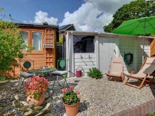 Charming Holiday Home In Cranbrook With Fireplace