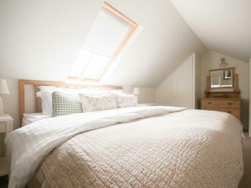 No 1 The Hinges, Crantock