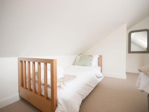 No 1 The Hinges, Crantock