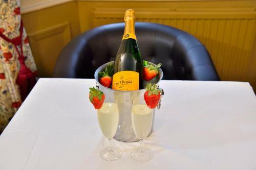 Posada The George Hotel