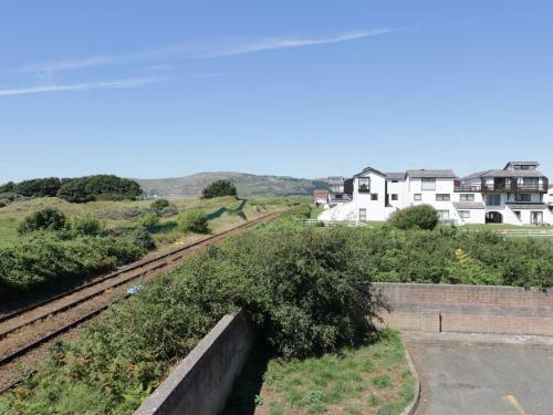 Beach House (Ty Traeth)
