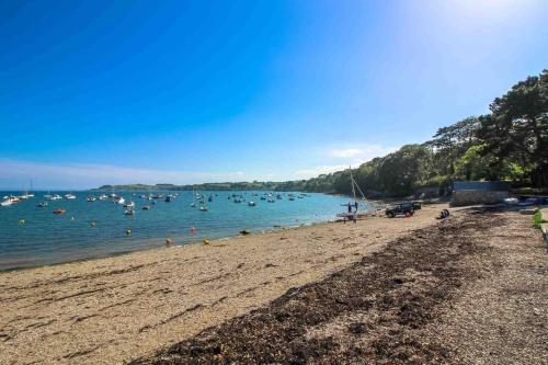 The Studio At Loe Beach