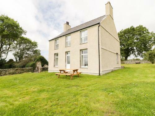 Ty Mawr, Gaerwen