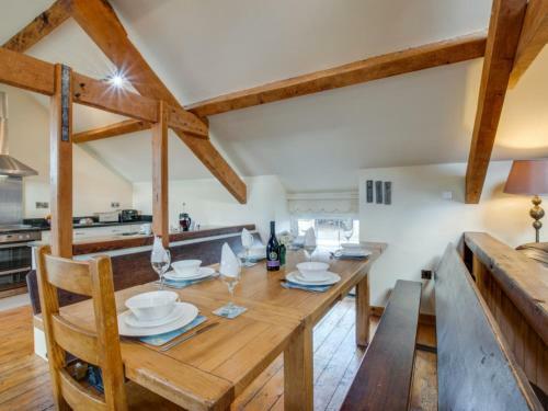Holiday Home Llofft Y Rhyd