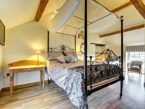 Holiday Home Llofft Y Rhyd
