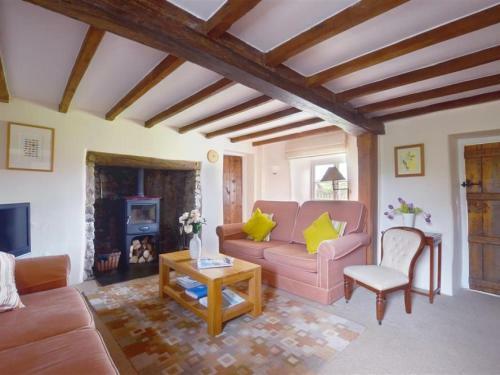 Comfortable Cottage In Kingsheanton With Private Garden