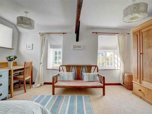 Comfortable Cottage In Kingsheanton With Private Garden