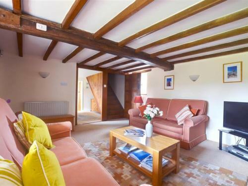 Comfortable Cottage In Kingsheanton With Private Garden