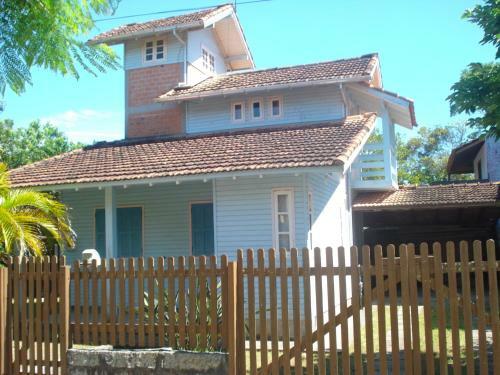 Casa Guarda Do Emba�