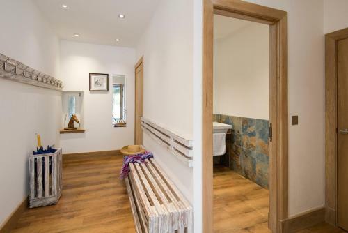 Tarbet Villa Sleeps 12