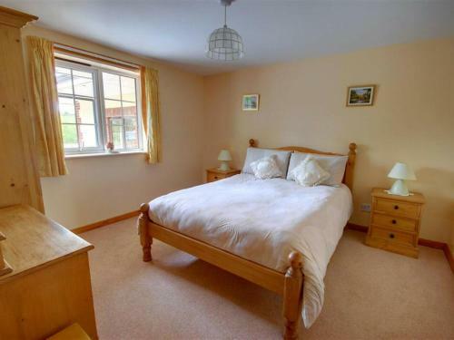 Pleasant Holiday Home In South Molton With Garden