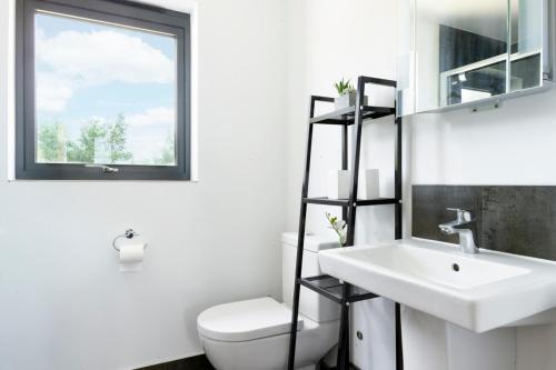 Woodsford Villa Sleeps 9 Wifi