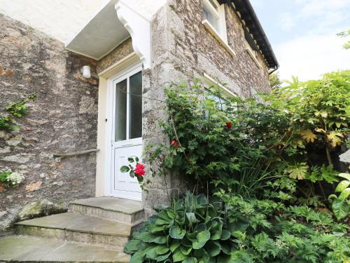 1 Corner Cottages, Grange-over-sands