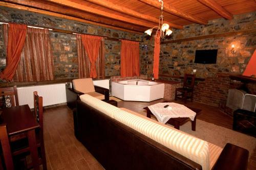 Hostal Traditional Guesthouse Siantsis