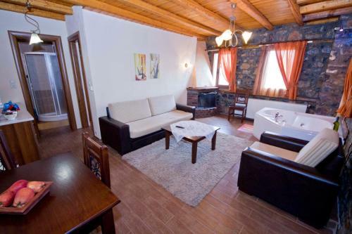 Hostal Traditional Guesthouse Siantsis