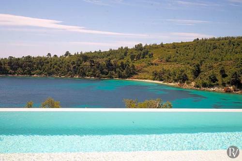 Isomata Villa Sleeps 8 Pool Air Con Wifi