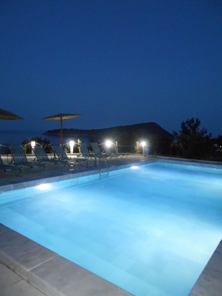 Kinira Beach Hotel
