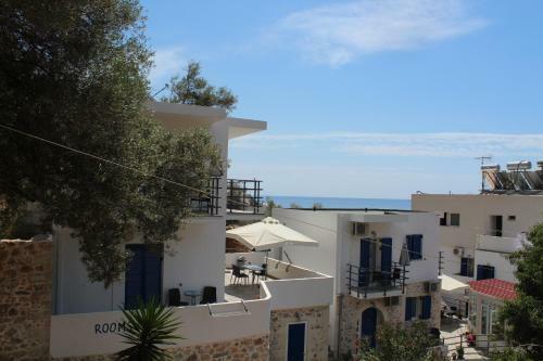 Hotel John Akroyiali