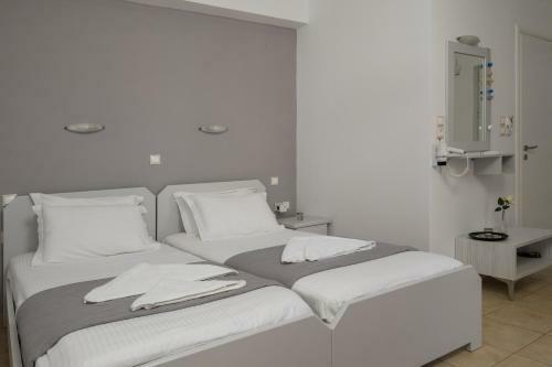 Hotel John Akroyiali