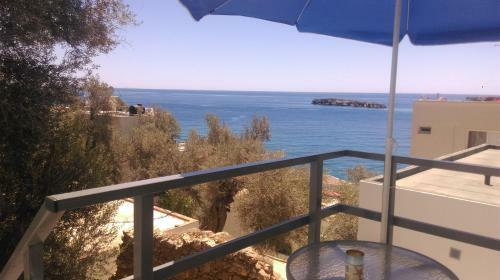 Hotel John Akroyiali