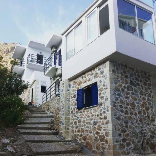 Hotel John Akroyiali