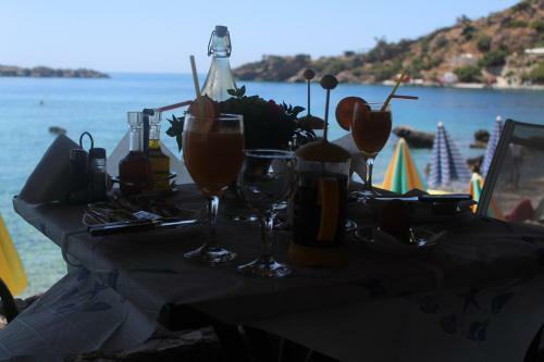 Hotel John Akroyiali