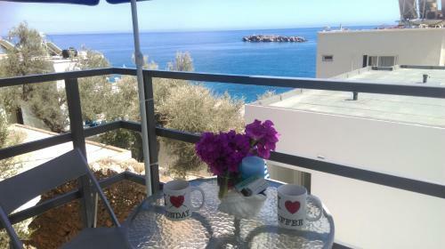 Hotel John Akroyiali