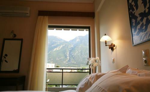 Alexakis Hotel & Spa