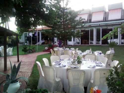 Hostal Evoikos Beach & Resort