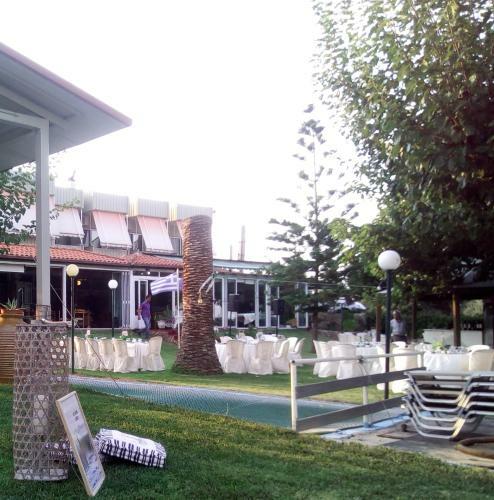 Hostal Evoikos Beach & Resort
