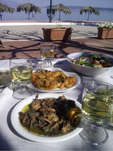 Hostal Evoikos Beach & Resort