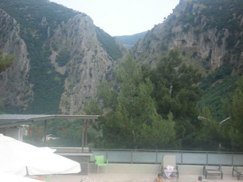 Hostal Apolis Hotel