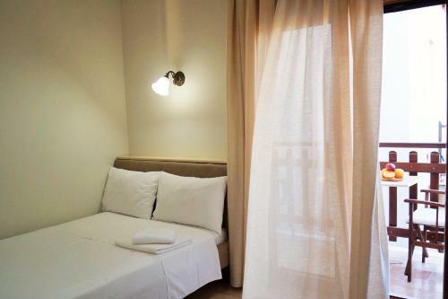 Hostal Argo Rooms And Studios