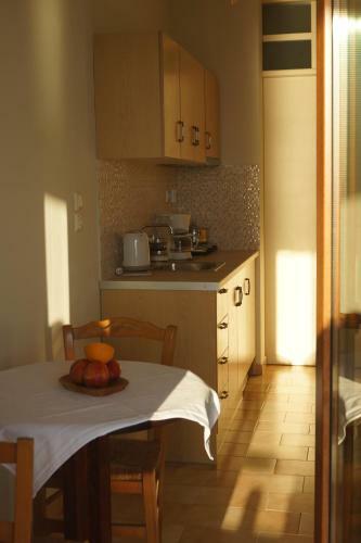 Hostal Argo Rooms And Studios