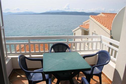 Apartments By The Sea Igrane, Makarska - 2680