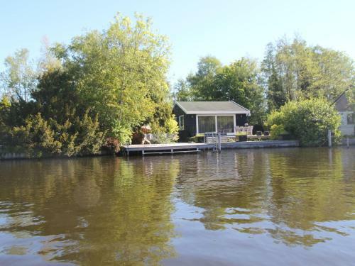 Scenic Lakeside Holiday Home In Kortenhoef