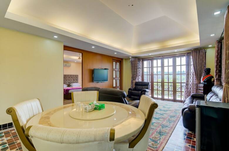 Hotel Shantai By The Lake